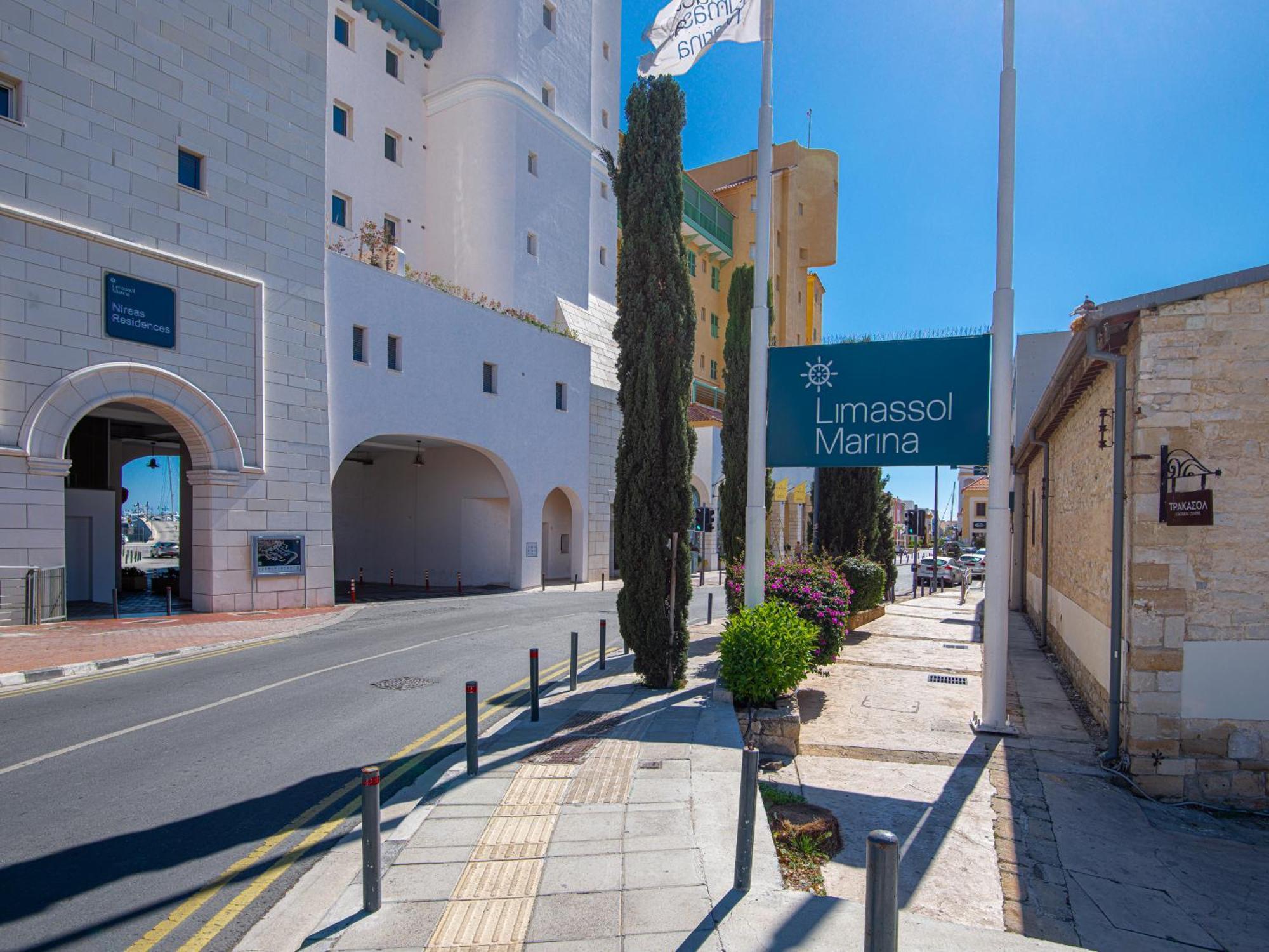 Sanders Crystal 1 Limassol Exteriör bild